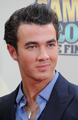 Wall Art - Photograph - Kevin Jonas At Arrivals For Camp Rock 2 by Everett