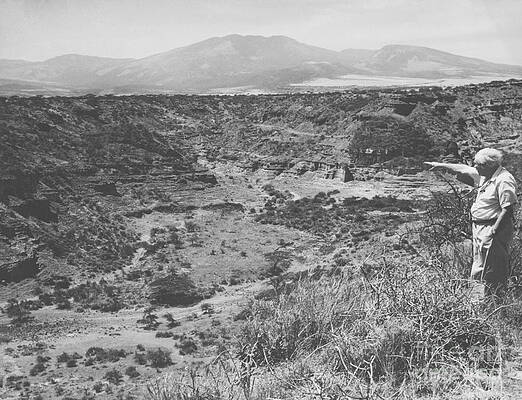 Wall Art - Photograph - Leakey At The Olduvai Gorge by Science Source