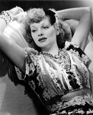 Wall Art - Photograph - Lucille Ball, Rko Publicity Portrait by Everett