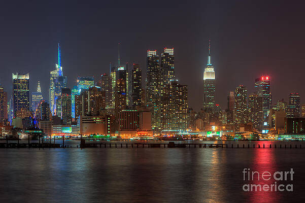 Empire State Building Wall Art featuring the photograph Manhattan Twilight VI by Clarence Holmes