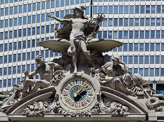 Wall Art - Photograph - Massive Sculpture 50 Feet High 60 Feet by Everett