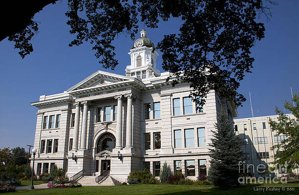 MISSOULA COUNTY COURTHOUSE by Larry Keahey MISSOULA COUNTY COURTHOUSE by Larry Keahey