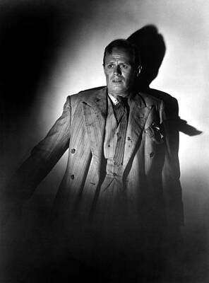 Wall Art - Photograph - Night And The City, Richard Widmark by Everett