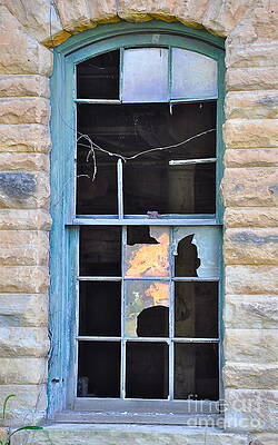 Wall Art - Photograph - Pane Staking by Jim Simak