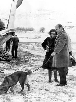 Wall Art - Photograph - President And Mr.s Gerald Ford, And Dog by Everett