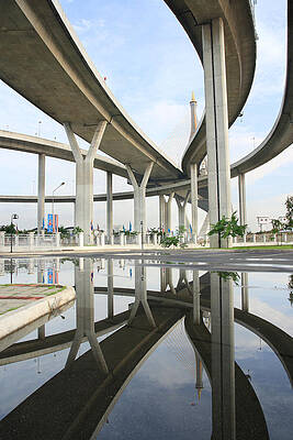 Reflection of the highway by Suwit Ritjaroon