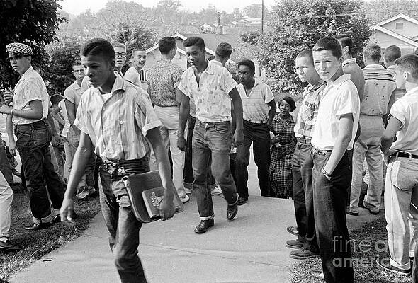 Wall Art - Photograph - School Desegregation, 1956 by Granger