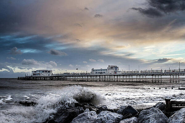 Worthing Pier by Len Brook Worthing Pier by Len Brook