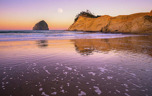 Wall Art - Photograph - Kiwanda Moon by Darren White