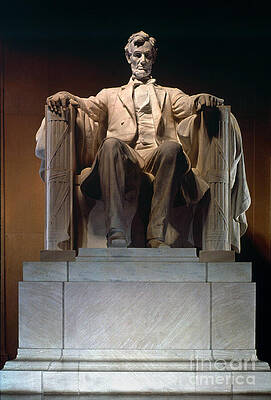 Wall Art - Photograph - The Lincoln Memorial by Granger Historical Picture Archive