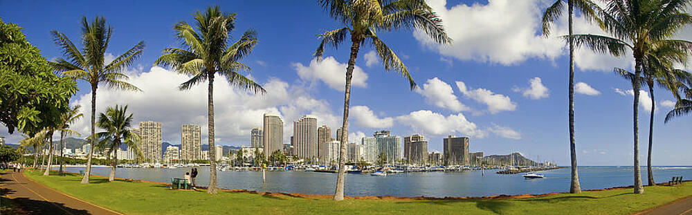Wall Art - Photograph - Magic Waikiki by David Cornwell/First Light Pictures, Inc - Printscapes