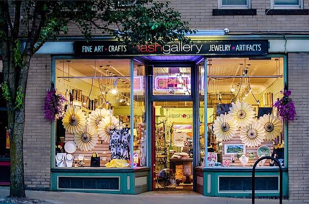 Nash Gallery in Easthampton, MA by Sven Kielhorn Nash Gallery in Easthampton, MA by Sven Kielhorn
