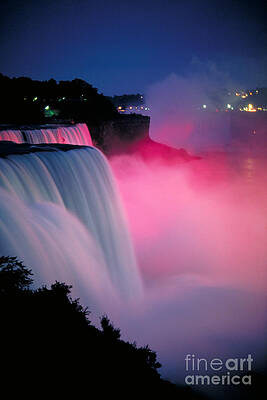 Wall Art - Photograph - Niagara Falls by Brian Yarvin