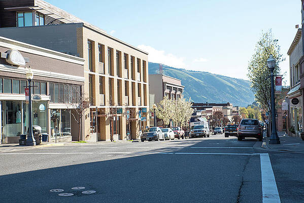 Wall Art - Photograph - US Route 30 in Hood River by Tom Cochran