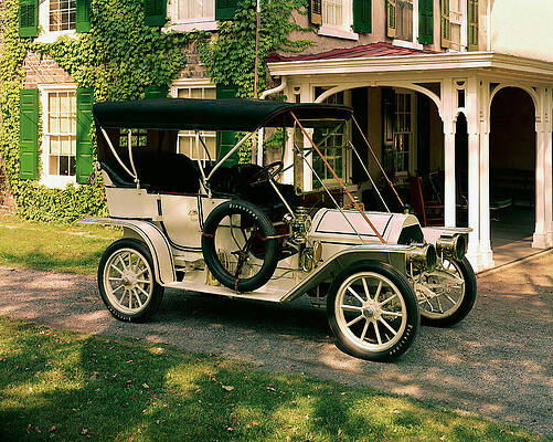 Wall Art - Photograph - 1909 Cadillac by Tom Burnside / Science Source
