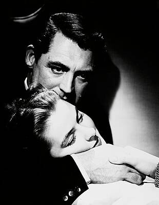 Wall Art - Photograph - CARY GRANT and INGRID BERGMAN in NOTORIOUS -1946-. #2 by Album