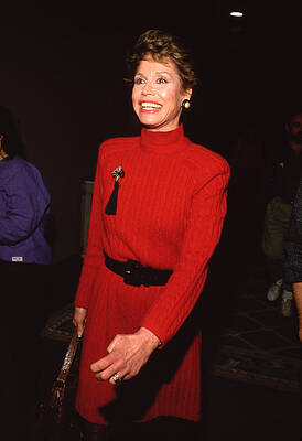 Wall Art - Photograph - Mary Tyler Moore #35 by Mediapunch