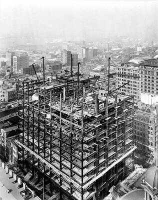 Wall Art - Photograph - Nyc, Woolworth Building Construction #5 by Science Source