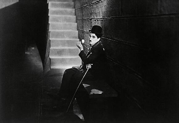 Wall Art - Photograph - CHARLIE CHAPLIN in CITY LIGHTS -1931-. by Album