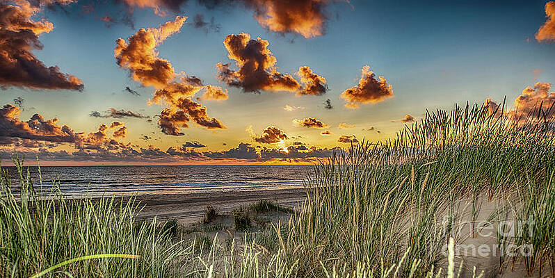Cloudy Sunst on the Dutch beach by Alex Hiemstra Cloudy Sunst on the Dutch beach by Alex Hiemstra