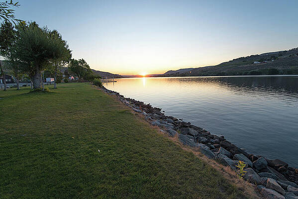 Columbia River Photograph - Columbia River Sunrise In Pateros by Tom Cochran