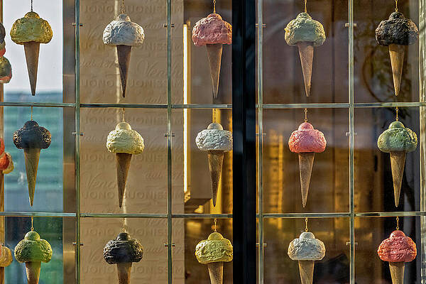 Ice creams at exhibition by Roberto Pagani Ice creams at exhibition by Roberto Pagani