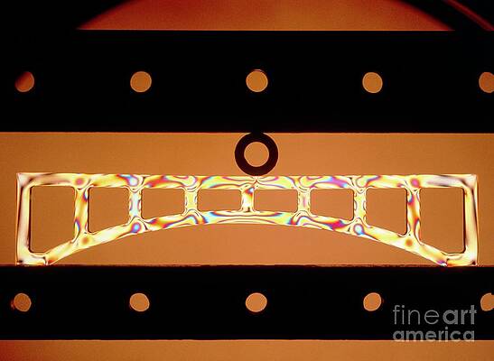 Wall Art - Photograph - Interference Patterns On Model Of Suspension Br. by Science Photo Library