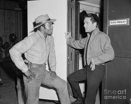 Wall Art - Photograph - Jim Brown With Elvis Presley by Bettmann