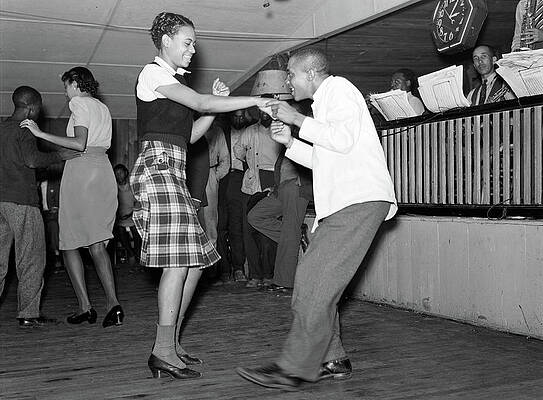 Wall Art - Photograph - Jitterbugging, Memphis Juke Joint, 1939 by Science Source