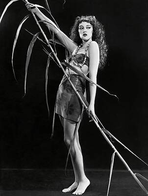 Wall Art - Photograph - KATHLEEN BURKE in ISLAND OF LOST SOULS -1933-. by Album