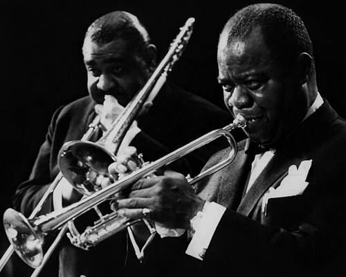 Wall Art - Photograph - Louis Armstong Performing by Globe Photos