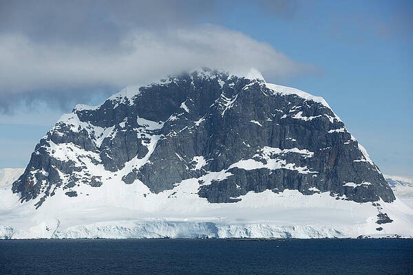 Wall Art - Photograph - Mountains And Low Cloud, Antarctica by Michael Hutchinson / Naturepl.com