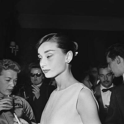 Audrey Hepburn Photographs (Page #3 of 9) | Fine Art America