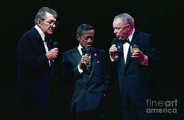 Wall Art - Photograph - Rat Pack Members Singing Together by Bettmann