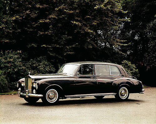Wall Art - Photograph - Rolls-royce by Tom Burnside / Science Source