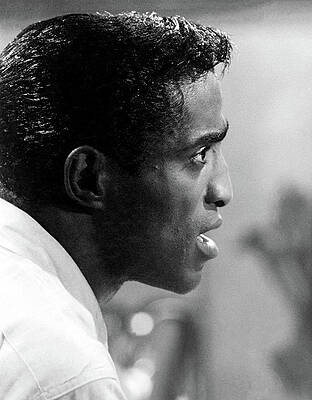 Wall Art - Photograph - Sammy Davis Jr. Candid Profile by Globe Photos