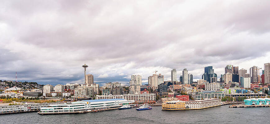 Seatle docks by Charles McCleanon Seatle docks by Charles McCleanon