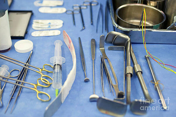 Curved Needle Holder Photograph by Medicimage / Science Photo Library -  Fine Art America