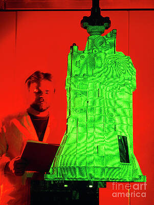 Wall Art - Photograph - Testing A Gearbox With Holographic Interferometry by Science Photo Library