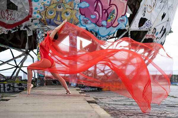 Wall Art - Photograph - The Woman In The Storm by James Graf