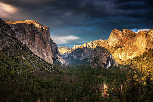 Yosemite Evening Light by Andrew Soundarajan Yosemite Evening Light by Andrew Soundarajan