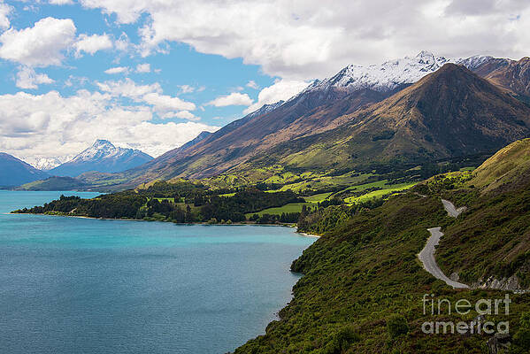 A Drive around Lake Wakatipu by Bob Phillips A Drive around Lake Wakatipu by Bob Phillips
