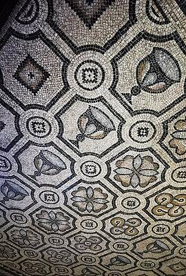 Ancient geometry by Jarek Filipowicz Ancient geometry by Jarek Filipowicz