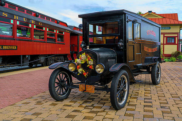 Antique Car at Strasburg Rail Road Museum by Lindsay Thomson Antique Car at Strasburg Rail Road Museum by Lindsay Thomson