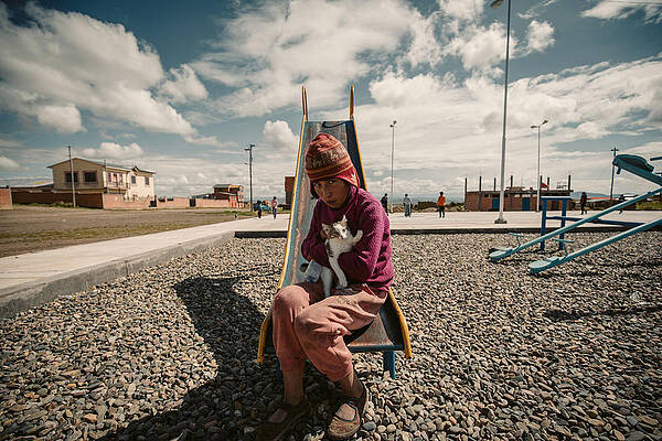 Bolivian Girl and Her Cat by Daniel Vertiz