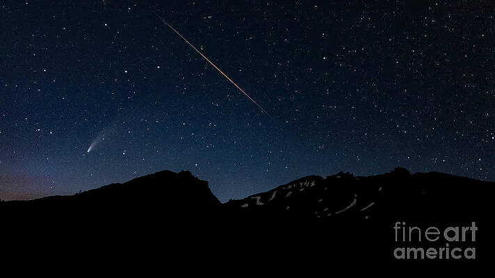 Comet vs Meteor by Mark Jackson Comet vs Meteor by Mark Jackson