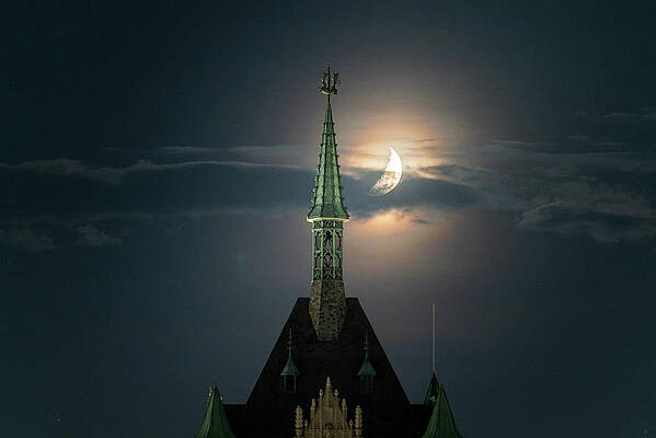 Crescent Waxing to Half by Brad Wenskoski Crescent Waxing to Half by Brad Wenskoski