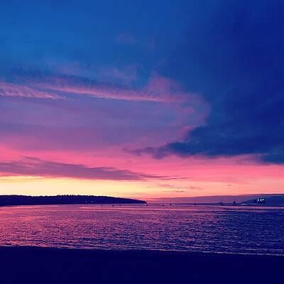 Wall Art - Photograph - Dreamset  by Donia Jaber
