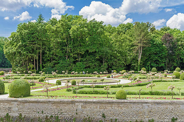 Wall Art - Photograph - Garden of Diane de Poitiers, Chateau de Chenonceaux, Loire Valle by Elaine Teague