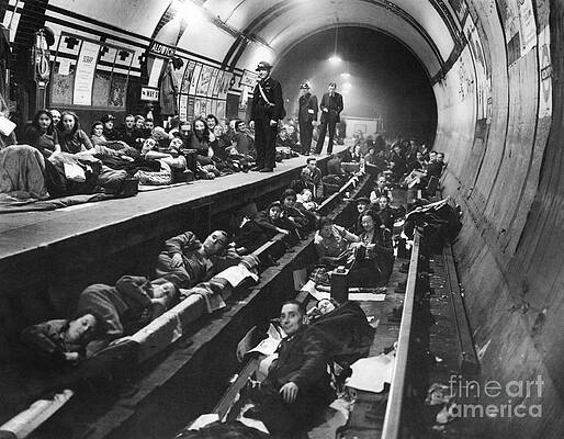 Wall Art - Photograph - London Blitz, 1940 by Granger